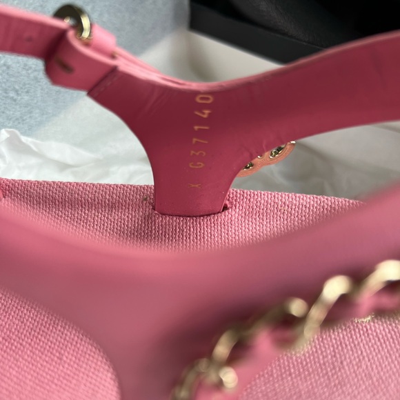 CHANEL PINK CALFSKIN INTERLOCKING CHARM GLADIATOR CHAIN STRAPPY DAD SANDAL 39 - Picture 2 of 11